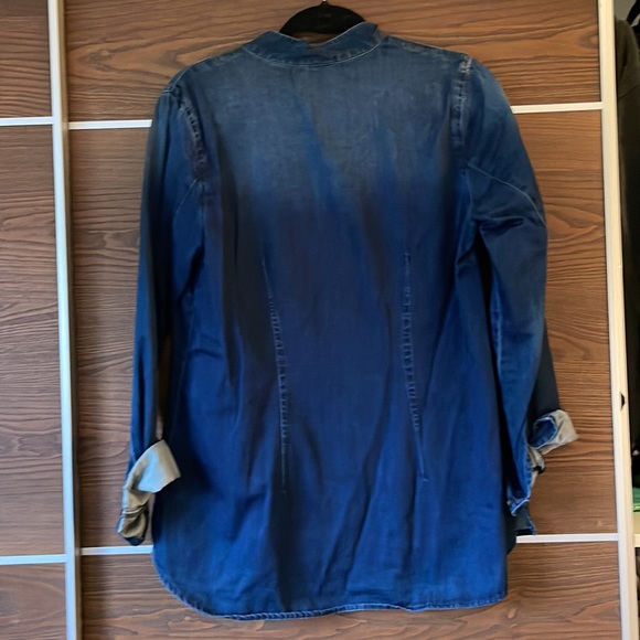 Cabi waterfront denim shirt - Picture 3 of 5